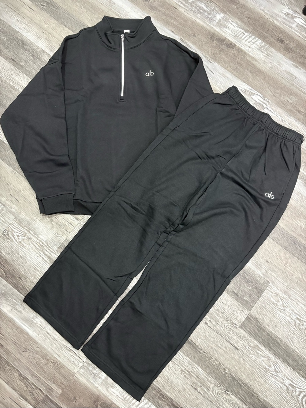 ALO Yoga Black Men's Zip-Neck Sweater & Jogger Set